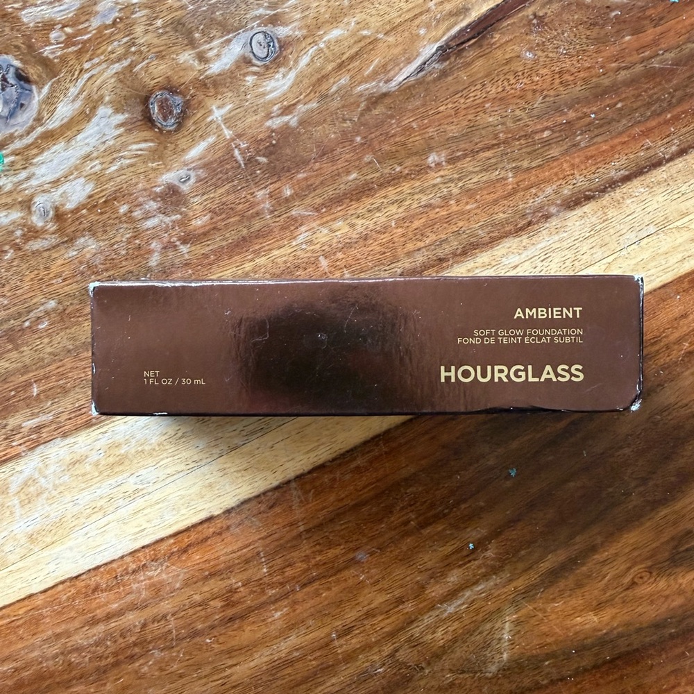 Hourglass Ambient Foundation in Rich Brown Box
